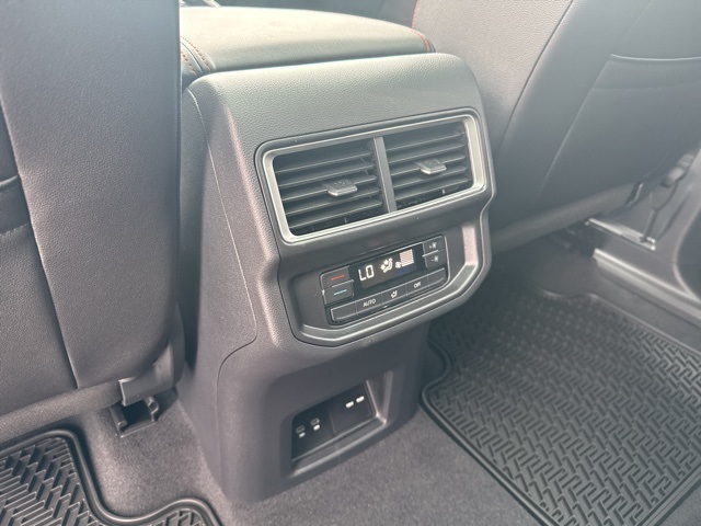 2025 Volkswagen Atlas Peak Edition SE photo 21