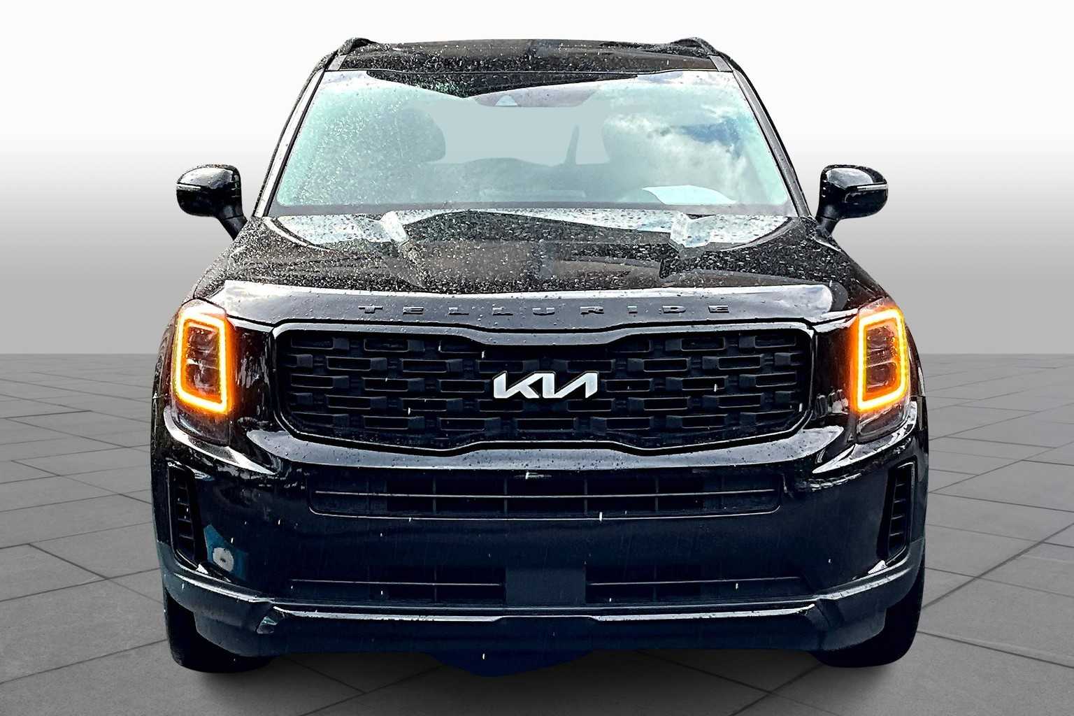 2022 Kia Telluride EX photo 2