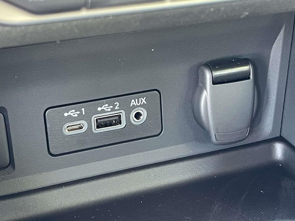 2025 Nissan Sentra SR photo 26