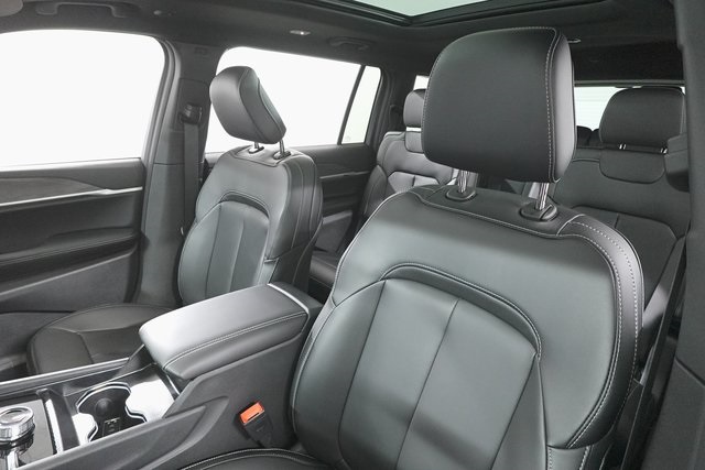 2025 Jeep Grand Cherokee Limited photo 10