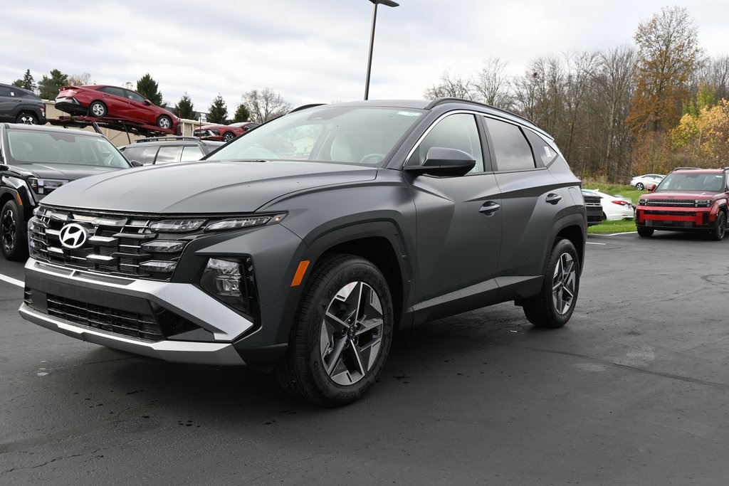 2025 Hyundai Tucson SEL photo 2