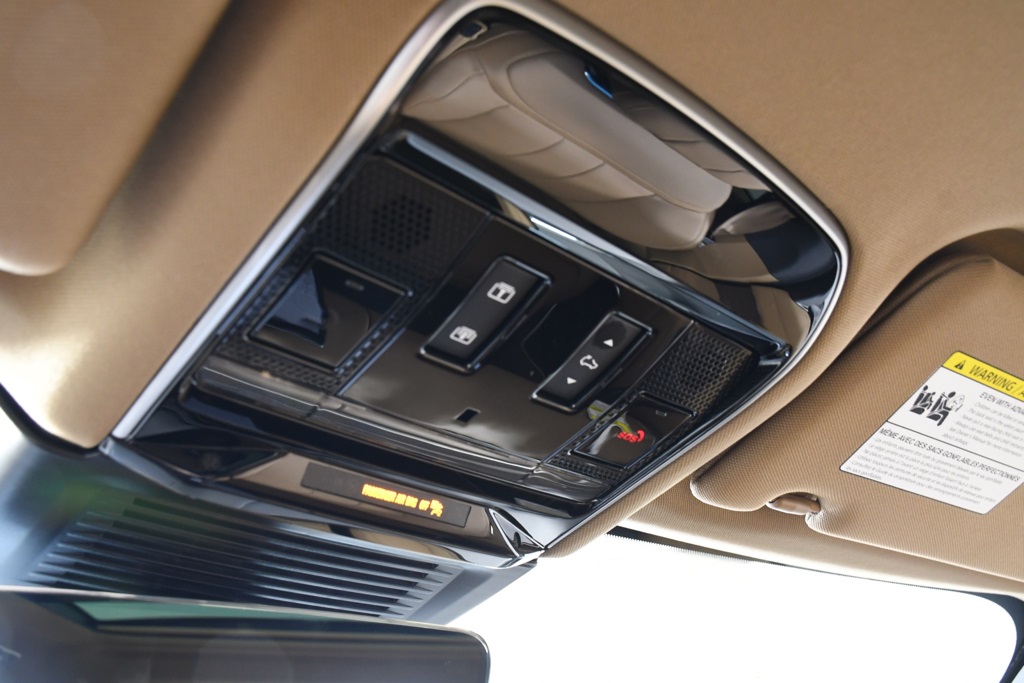2025 Land Rover Range Rover SE photo 29