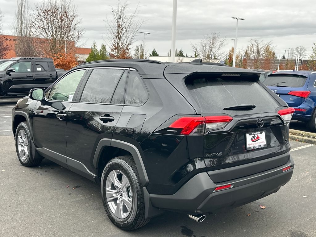 2025 Toyota RAV4 XLE photo 2