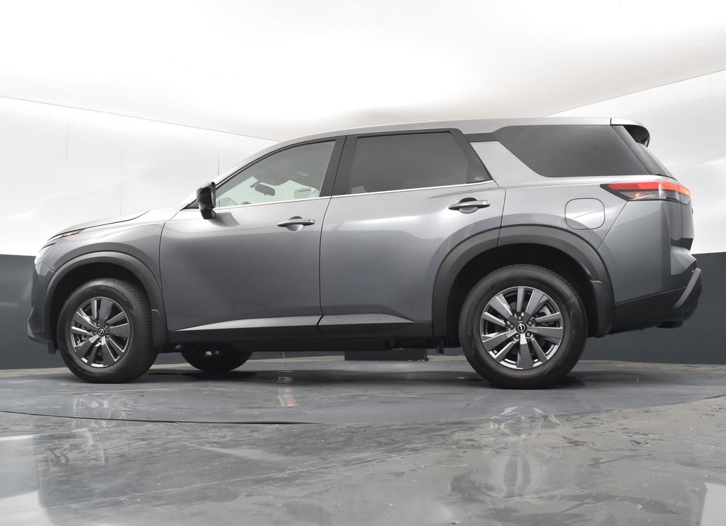 2025 Nissan Pathfinder S photo 40