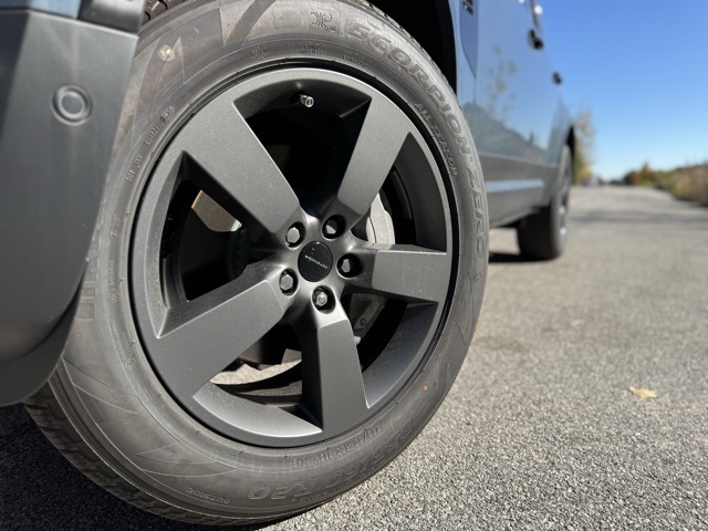 2026 Land Rover Defender 110 S photo 2