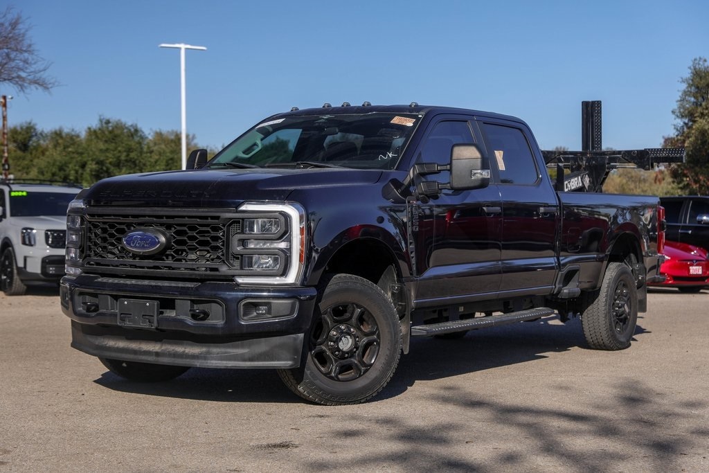 2023 Ford F-350 Super Duty XL's photo