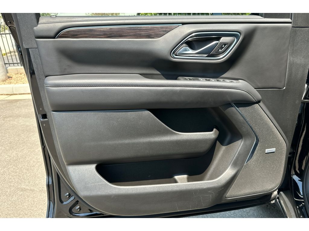 2022 Chevrolet Suburban 1500 Z71 photo 11