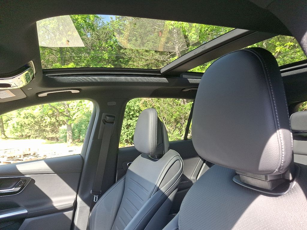2025 Mercedes Benz GLC 350e 4MATIC photo 10
