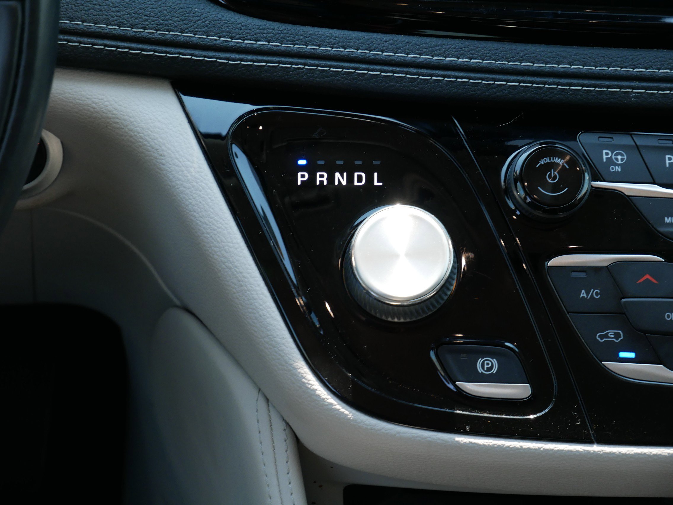 2022 Chrysler Pacifica Limited photo 17