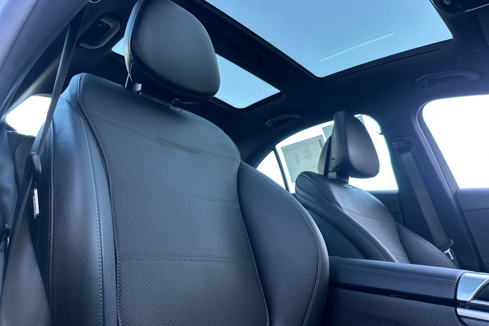 2025 Mercedes Benz C 300 photo 3