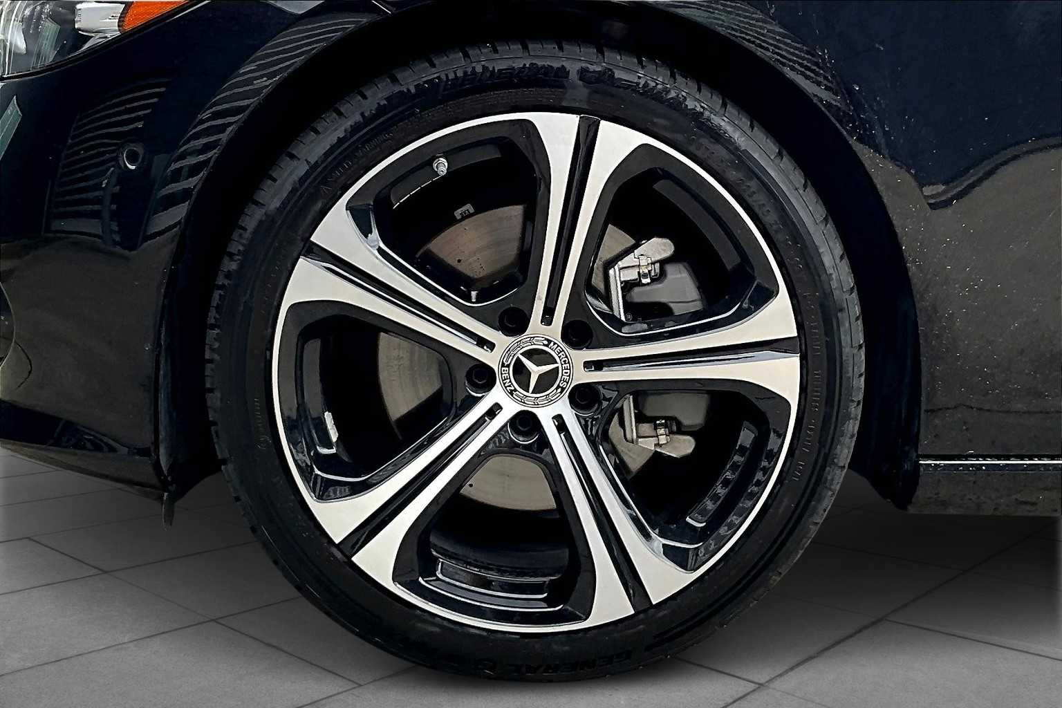 2025 Mercedes Benz C 300 photo 9