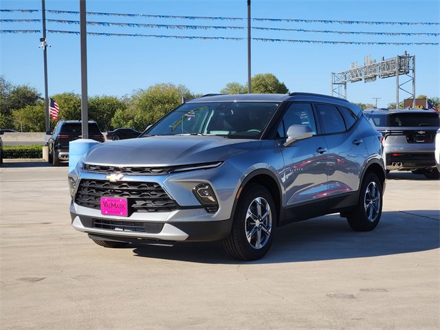 2026 Chevrolet Blazer 2LT photo 2