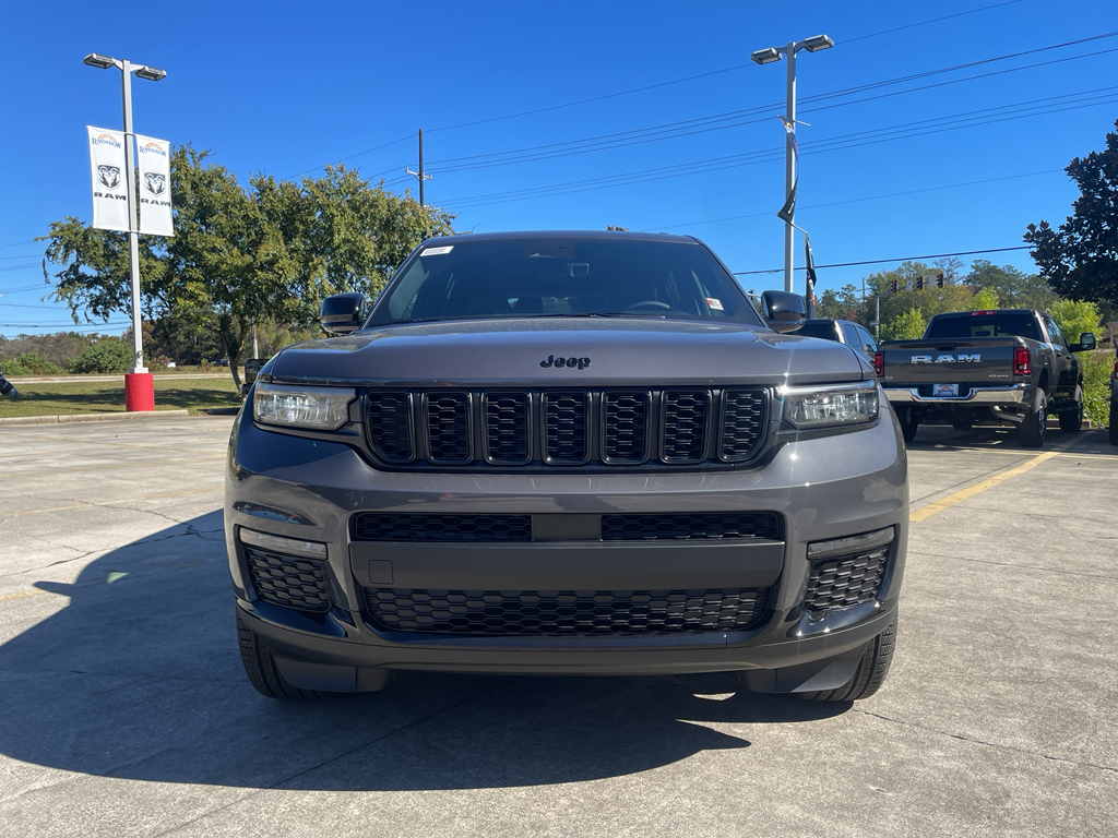 2025 Jeep Grand Cherokee Limited photo 2