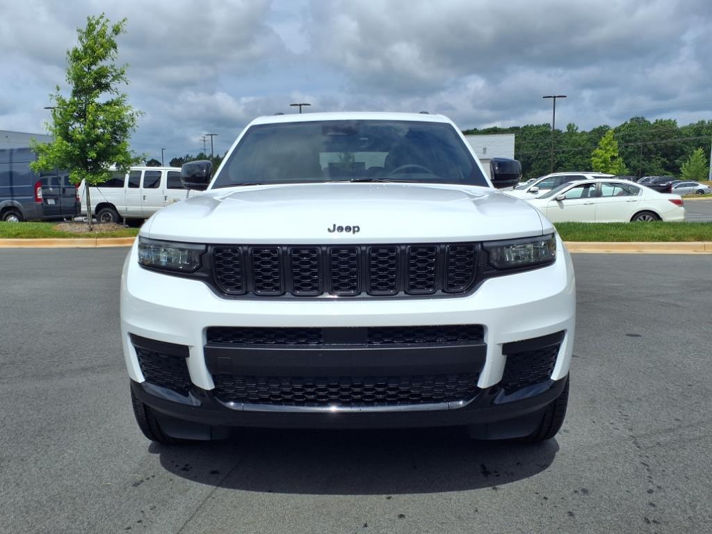 2025 Jeep Grand Cherokee Altitude X photo 2