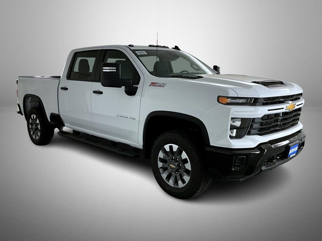 2026 Chevrolet Silverado 2500HD Custom photo 3