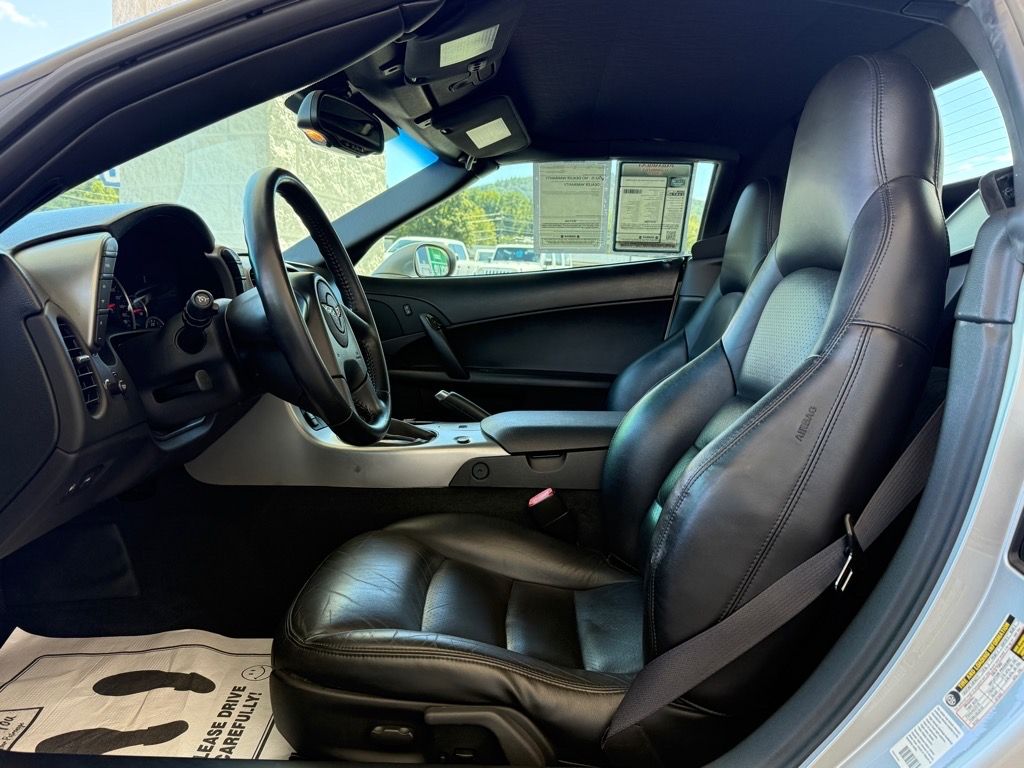 2005 Chevrolet Corvette Base photo 10