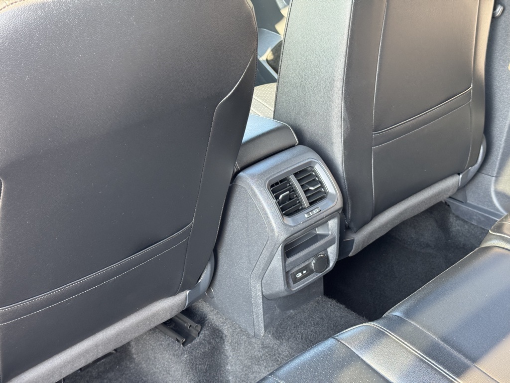 2024 Volkswagen Tiguan SE Wolfsburg Edition photo 19