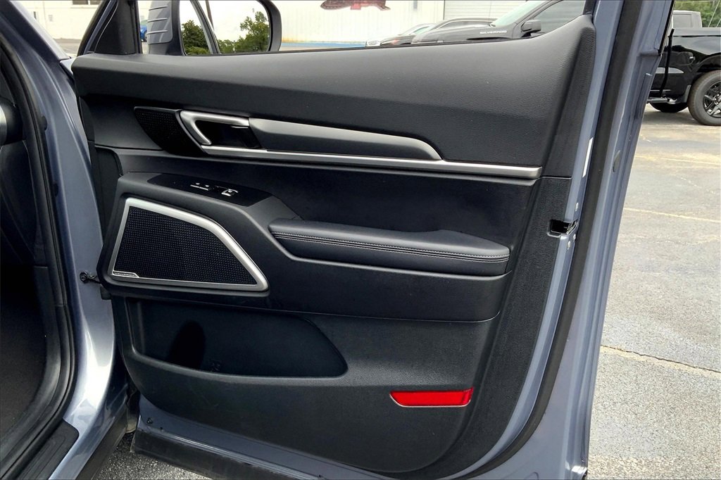 2022 Kia Telluride LX photo 22