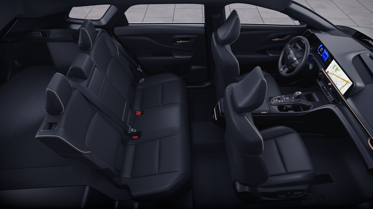 2025 Toyota Crown Signia XLE photo 20