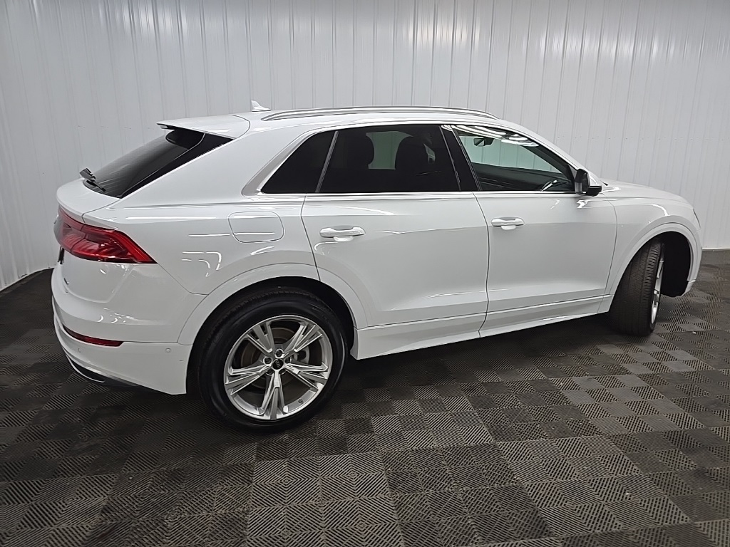 2022 Audi Q8 55 Premium photo 3