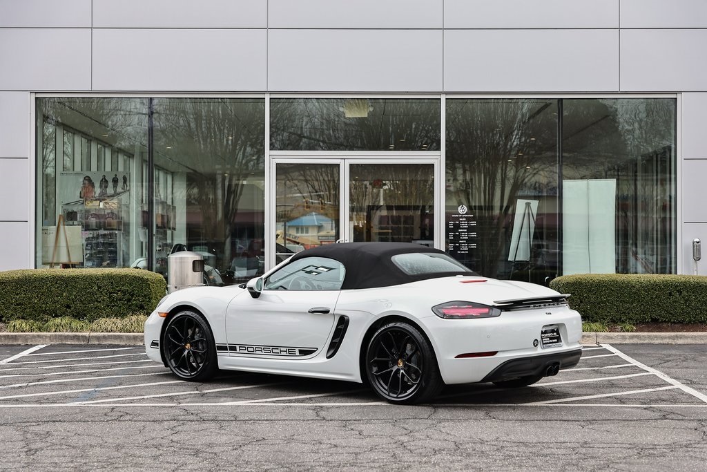 2024 Porsche Boxster photo 3