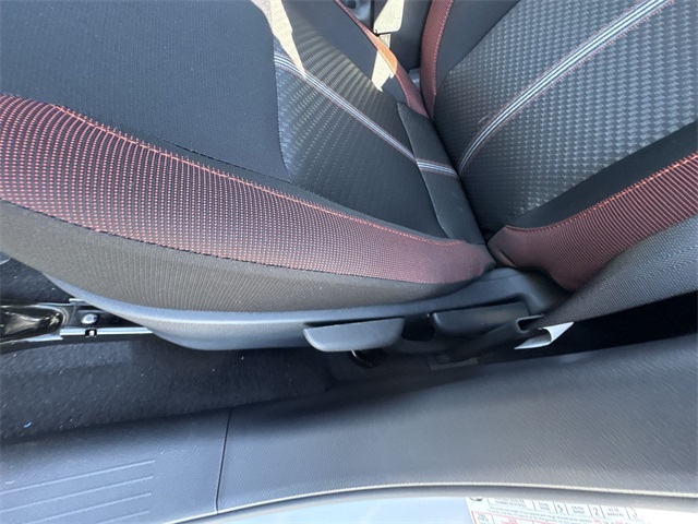 2025 Nissan Versa 1.6 SR photo 11