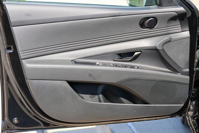 New 2025 Black Hyundai SEL Sport image 7