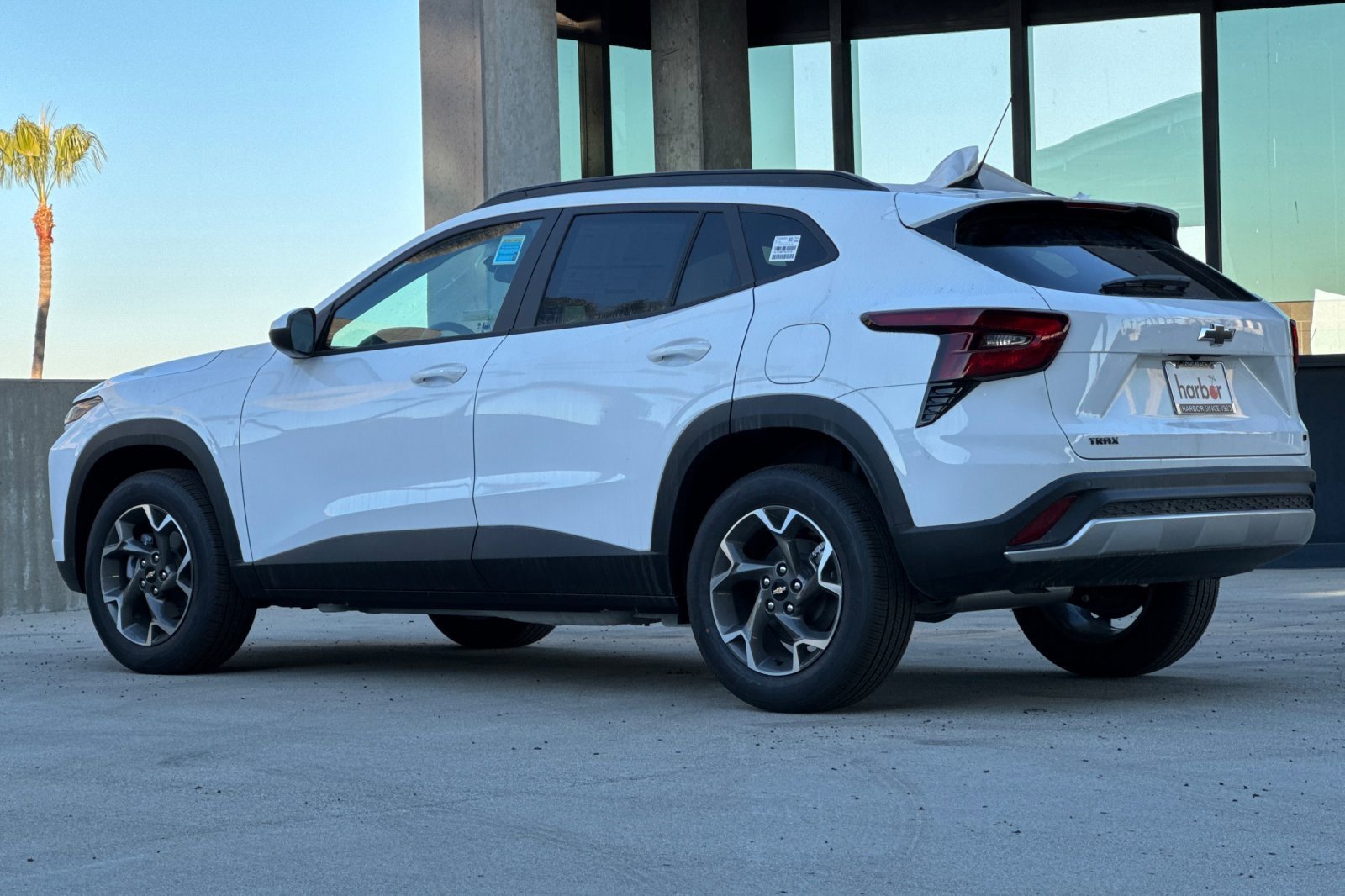 2025 Chevrolet Trax LT photo 6