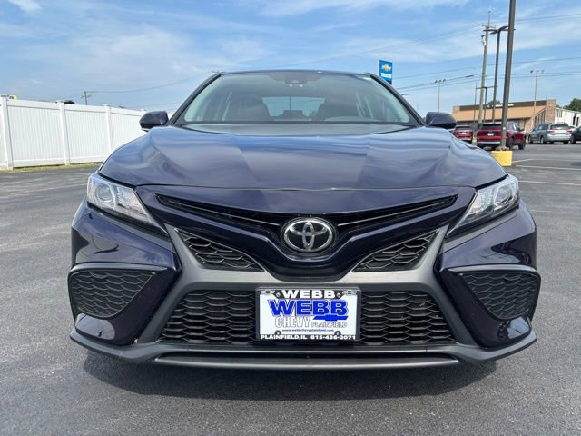 2021 Toyota Camry SE photo 2