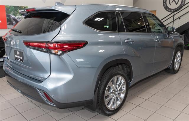2021 Toyota Highlander Limited photo 17