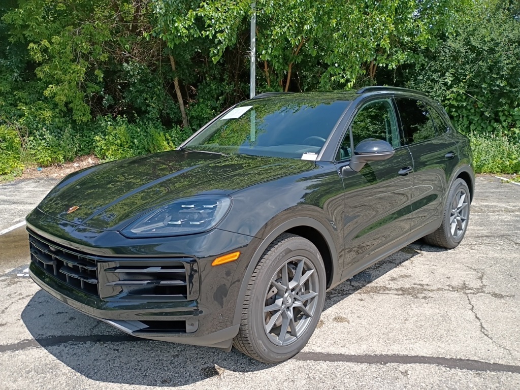 2025 Porsche Cayenne photo 7