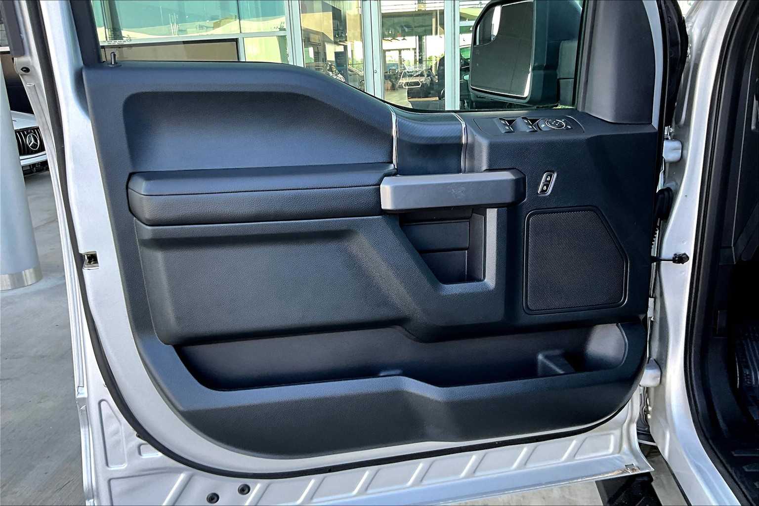 2019 Ford F-150 XLT photo 17