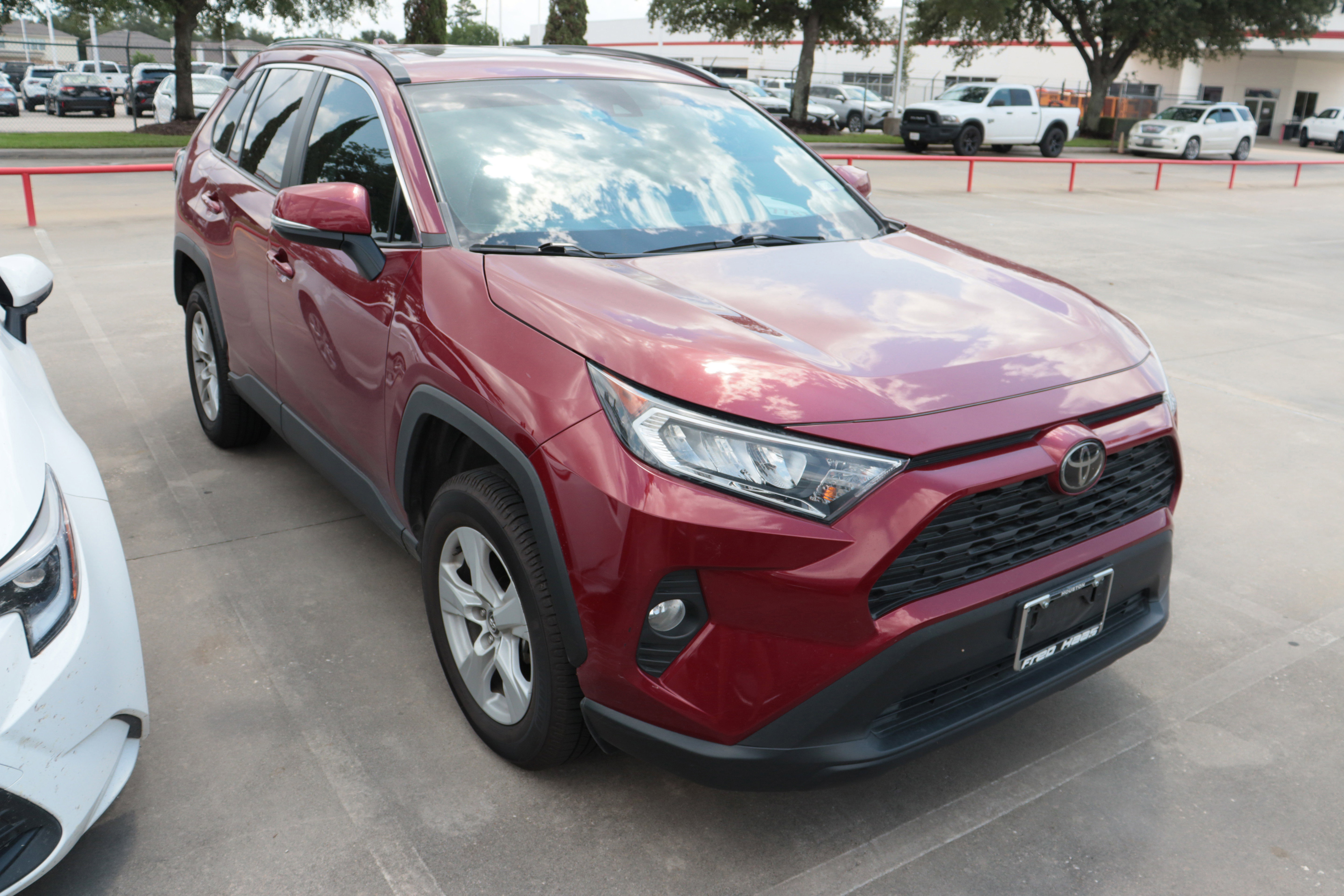 Used 2020 Toyota RAV4 XLE with VIN 2T3W1RFV5LW078014 for sale in Northfield, Minnesota