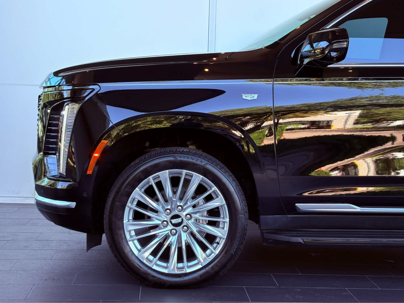 2025 Cadillac Escalade Premium Luxury photo 4