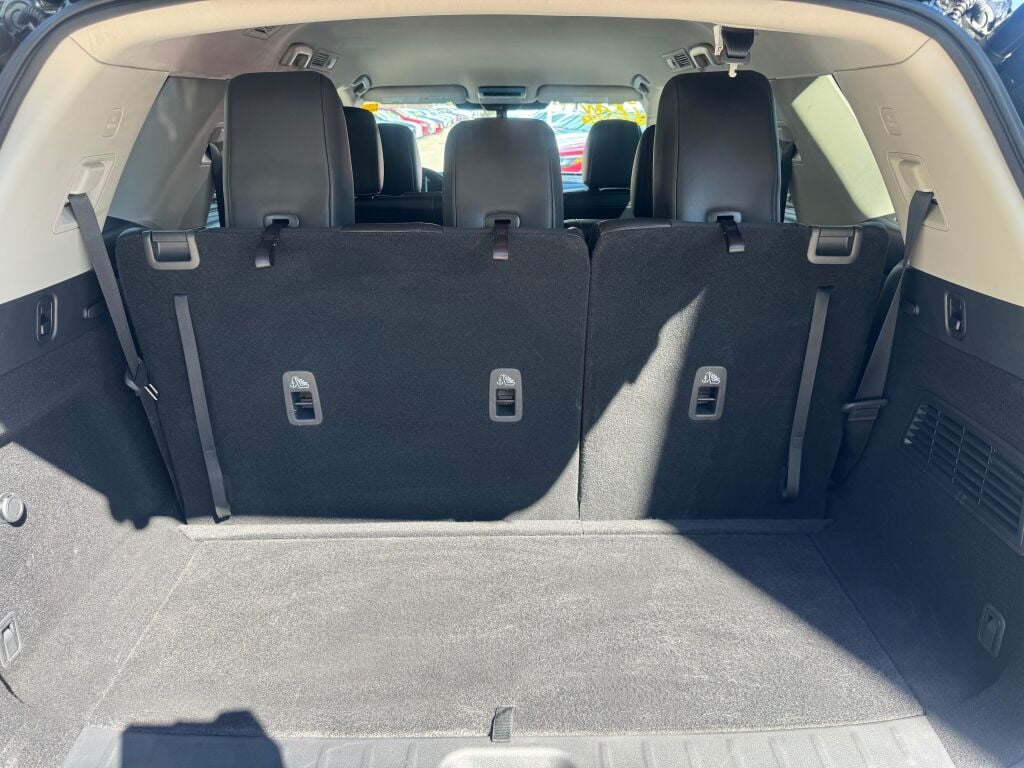 2024 Nissan Pathfinder SL photo 17