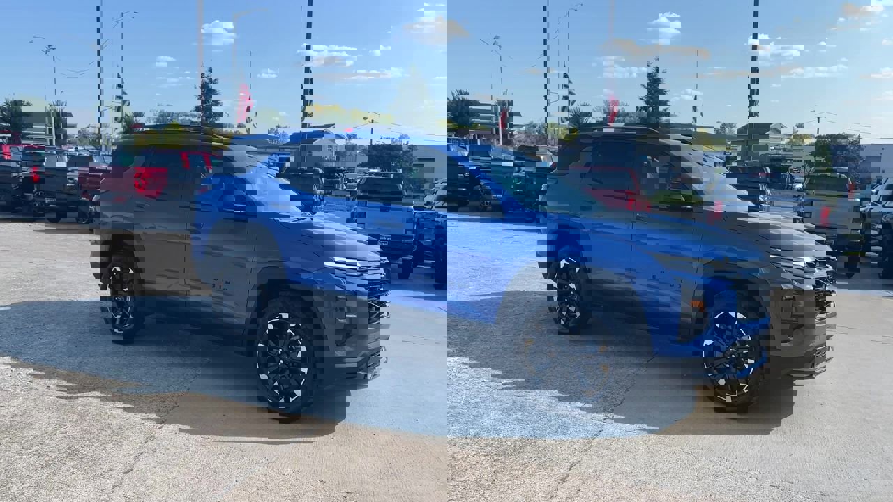 2026 Chevrolet Equinox RS photo 2
