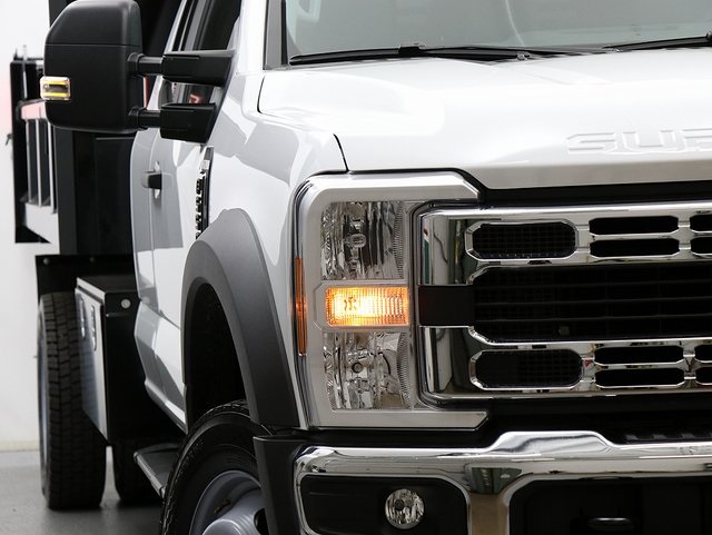 2025 Ford F-550 XL photo 4