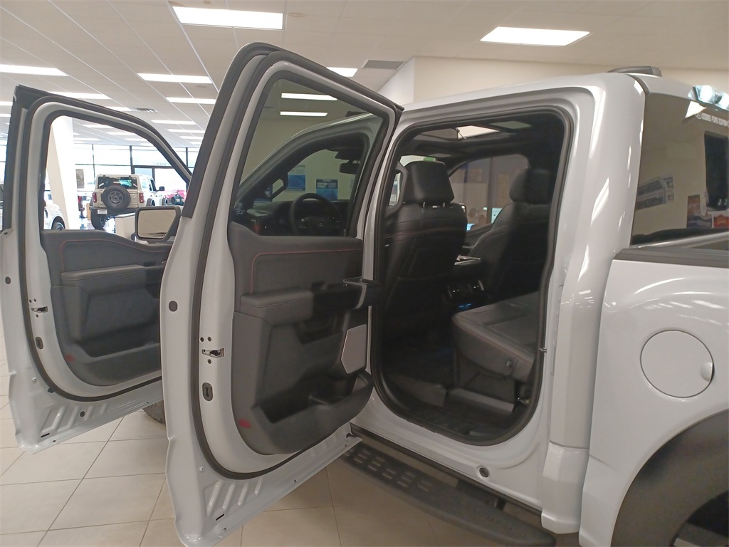 2025 Ford F-150 Raptor photo 15