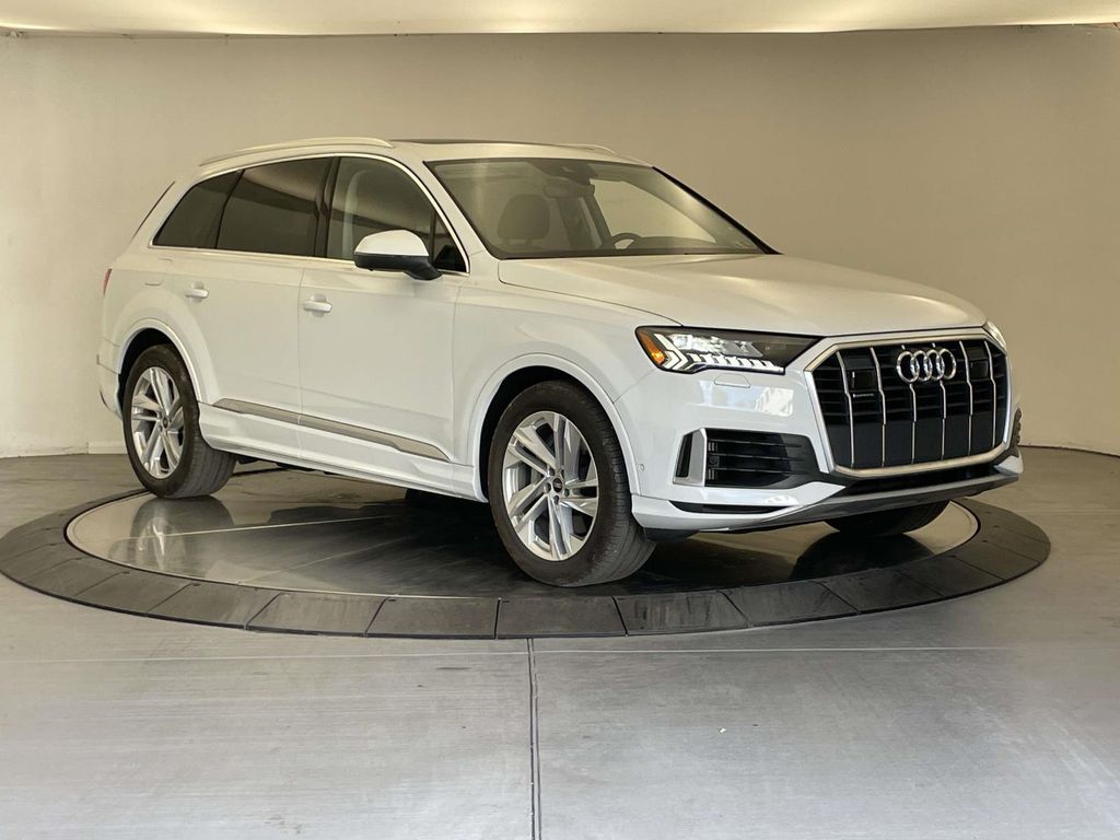 2021 Audi Q7 55 Prestige photo 9
