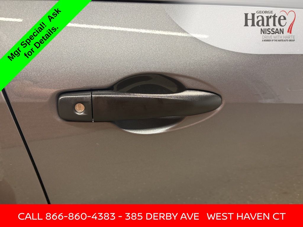 2024 Nissan Versa 1.6 S photo 34