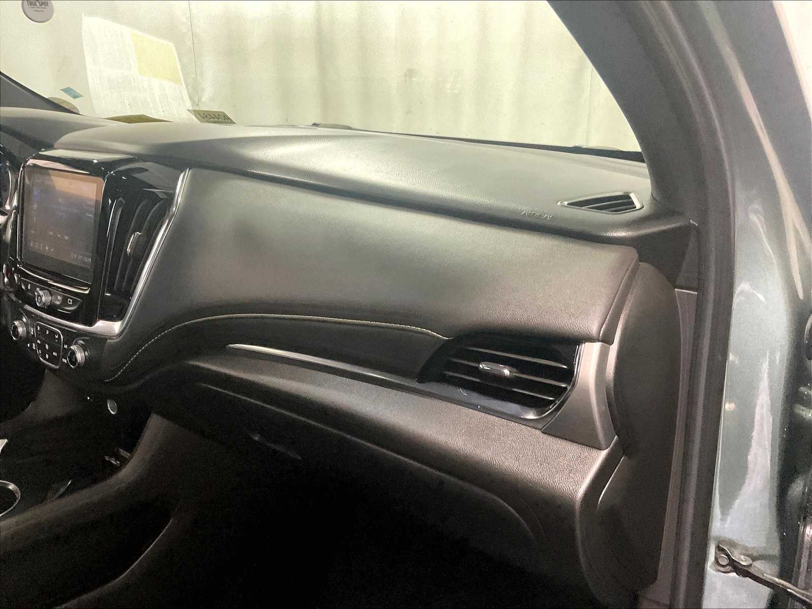 2023 Chevrolet Traverse Leather photo 13