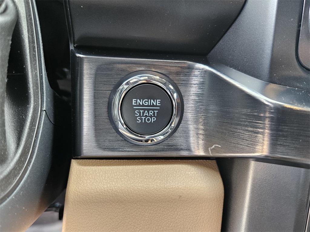 2025 Ford F-250 Lariat photo 18