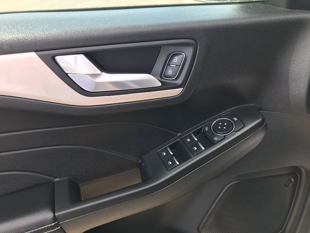 2021 Ford Escape Hybrid SE photo 4