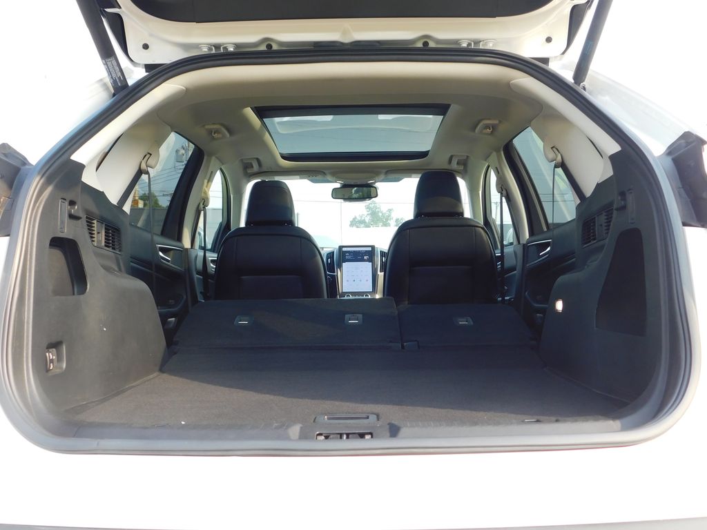 2022 Ford Edge SEL photo 14