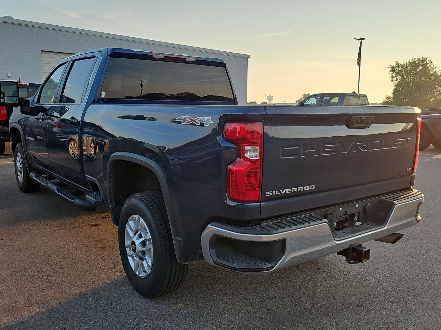 2022 Chevrolet Silverado 2500HD LT photo 4