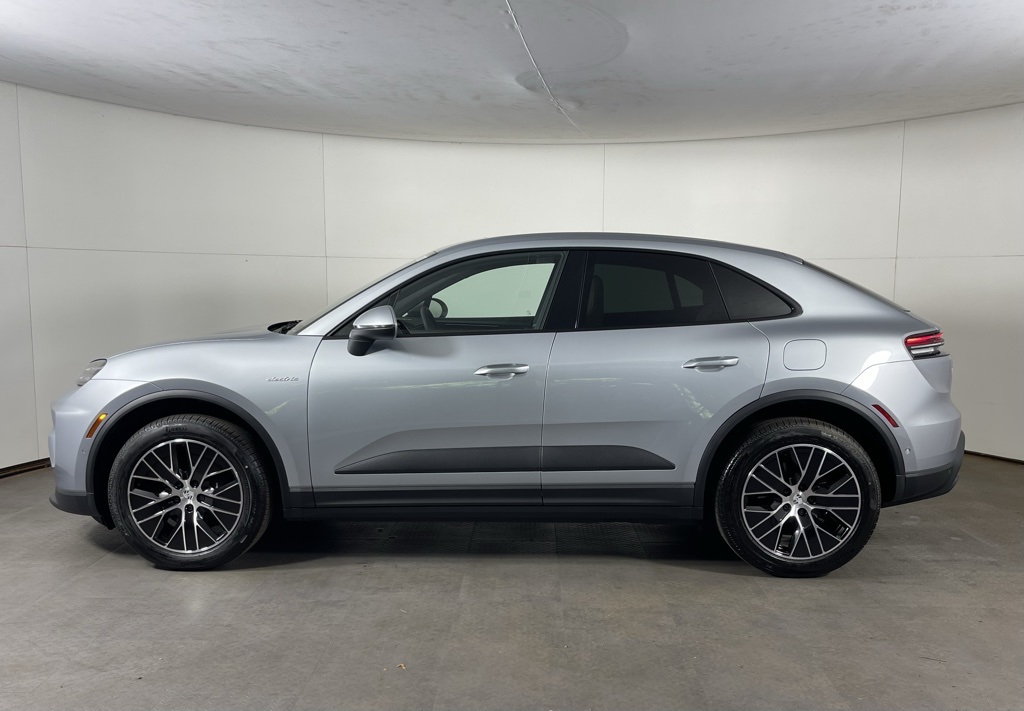 2025 Porsche Macan Electric 4 photo 2