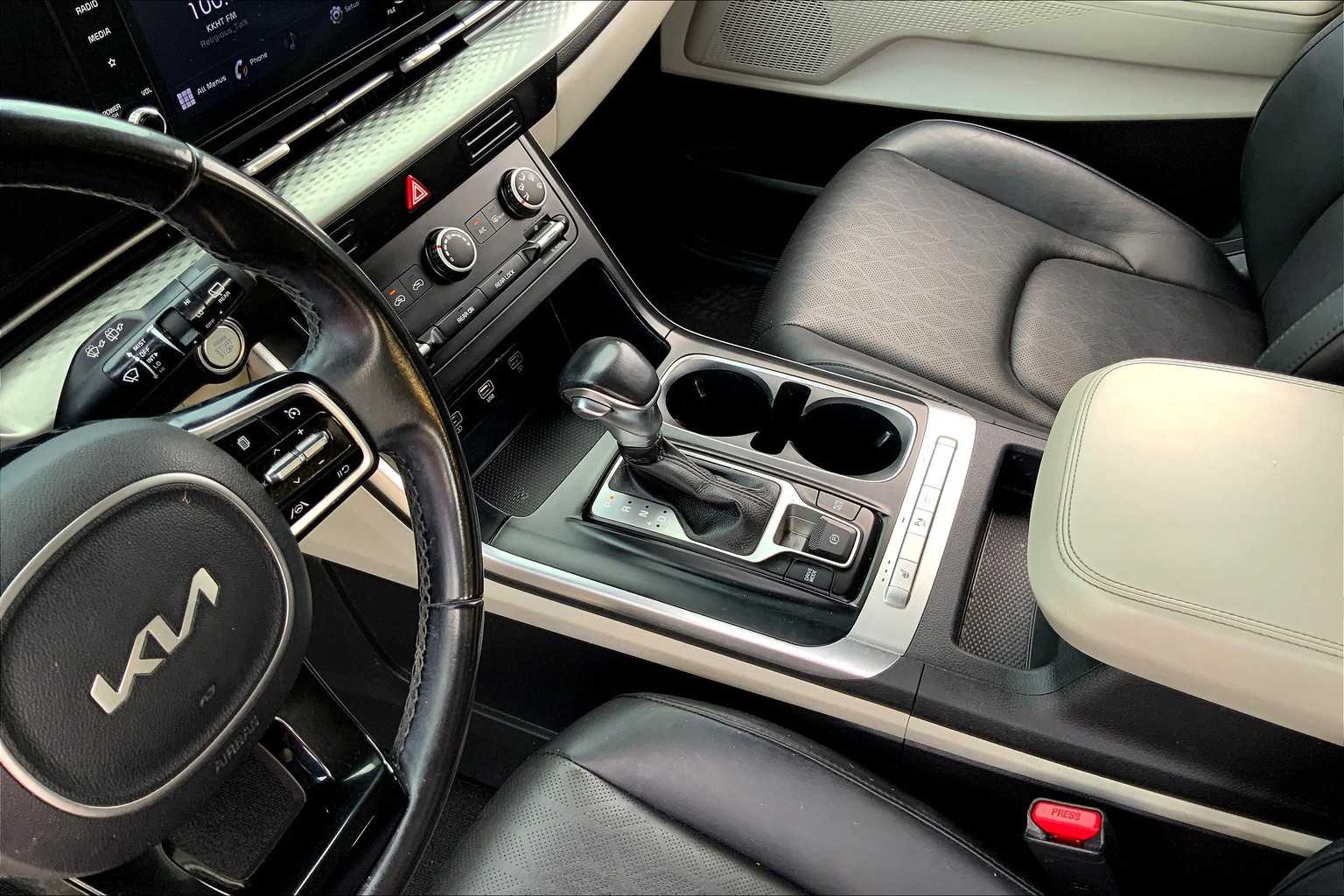 2022 Kia Carnival LXS photo 15