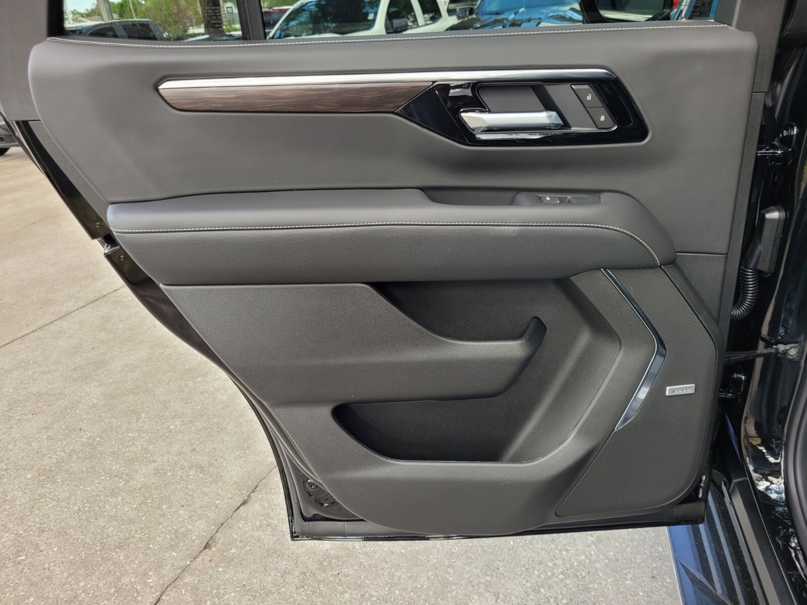 2025 Chevrolet Tahoe Premier photo 22