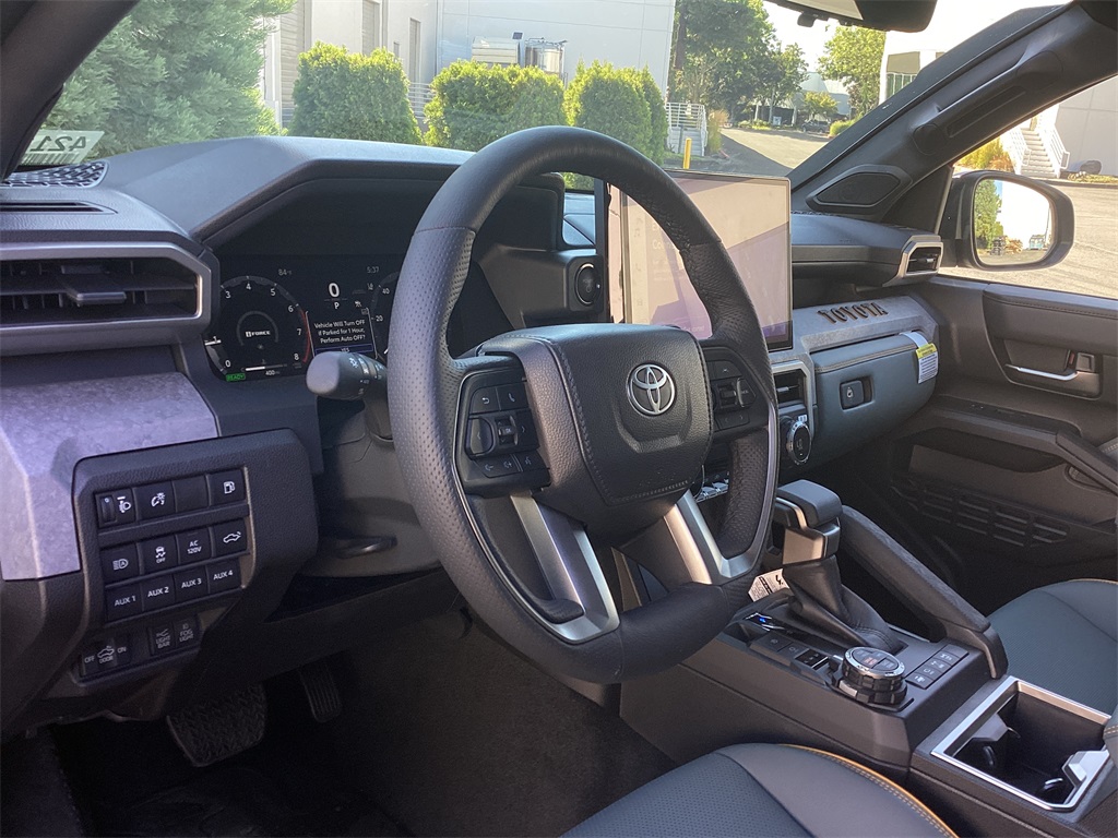 2025 Toyota Tacoma Trailhunter photo 2