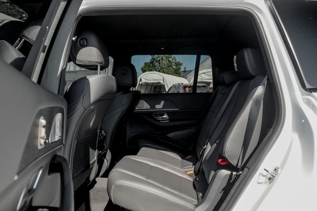 2026 Mercedes Benz GLS 450 4MATIC photo 17